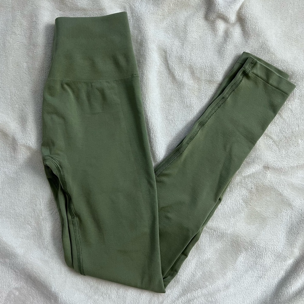 *SOLD* ALPHALETE Amplify Leggings – Dusty Green - Picture 1 of 4